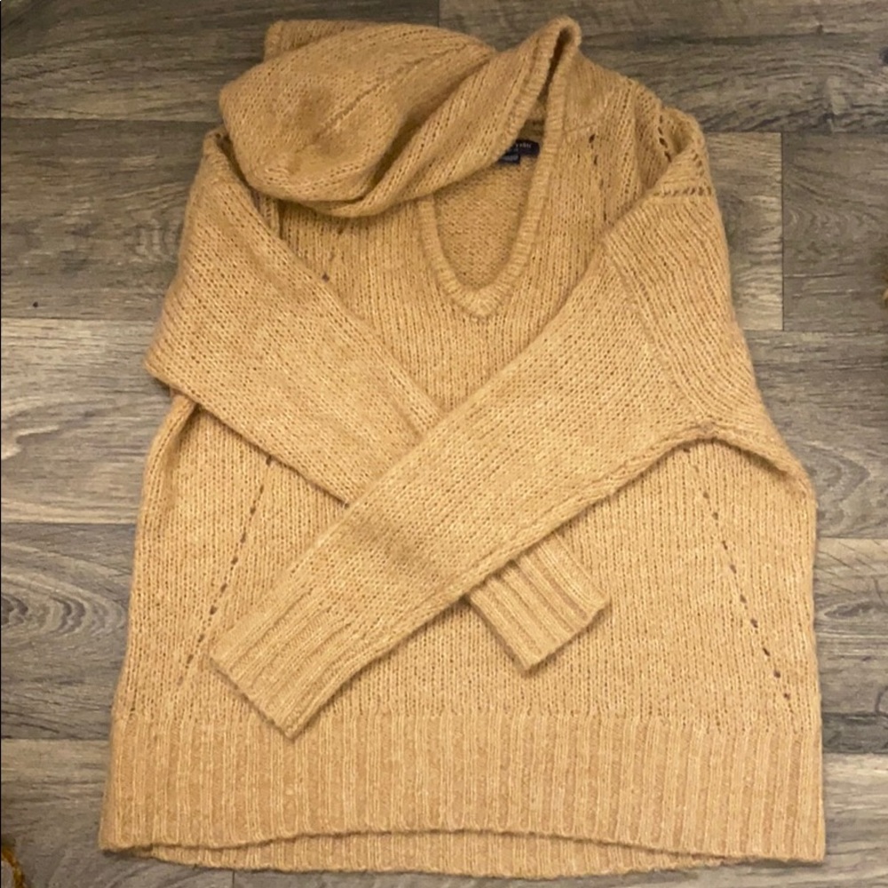 Hooded Sweater